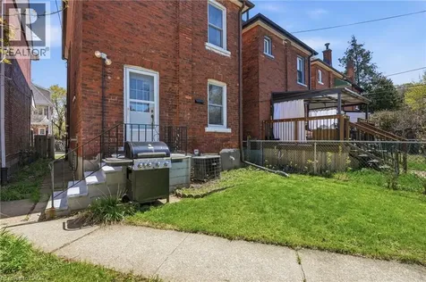 224 Balsam Avenue South Hamilton ON L8M 3C1
