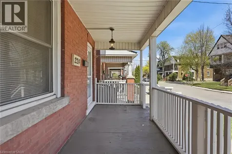 224 Balsam Avenue South Hamilton ON L8M 3C1