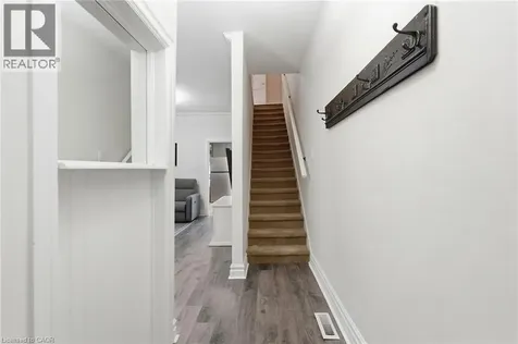 224 Balsam Avenue South Hamilton ON L8M 3C1