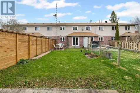 24 Garden Avenue Perth ON K7H 3L9
