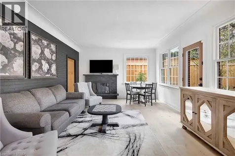 17 Braemar Place Hamilton ON L9C 1C9