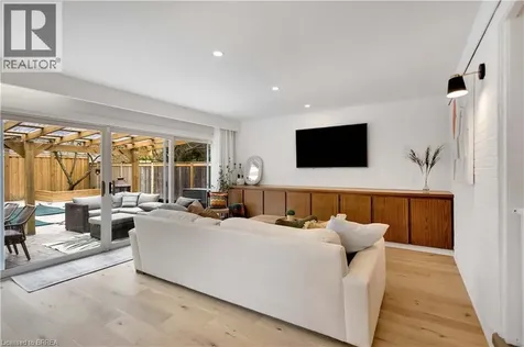 17 Braemar Place Hamilton ON L9C 1C9