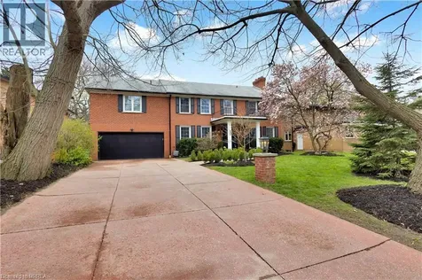 17 Braemar Place Hamilton ON L9C 1C9