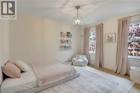 17 Braemar Place Hamilton ON L9C 1C9