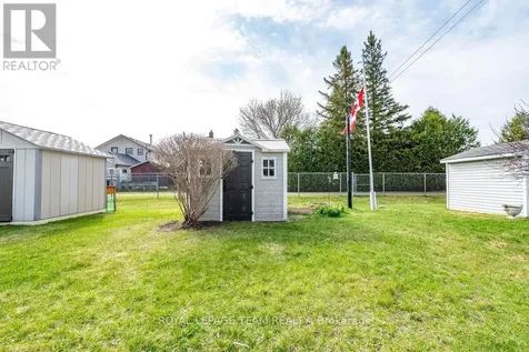 205 Renfrew Avenue West Renfrew ON K7V 2Y4