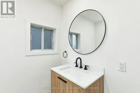 40 Market Street Collingwood ON L9Y 3M6