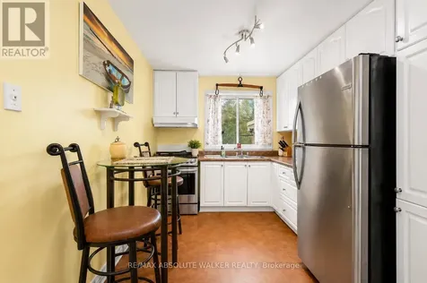 144 Viewmount Drive Ottawa ON K2G 3B7