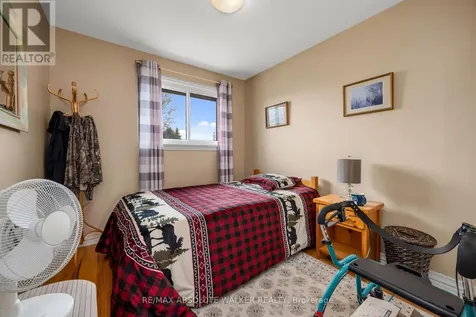 144 Viewmount Drive Ottawa ON K2G 3B7