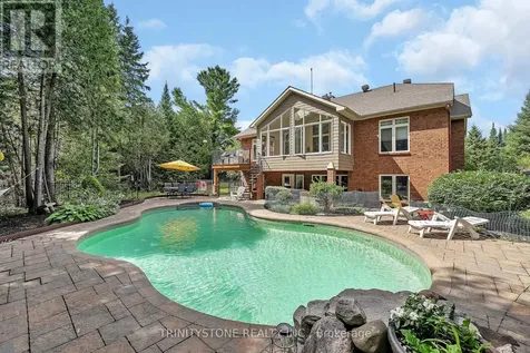 36 Sawgrass Circle Ottawa ON K0A 1B0