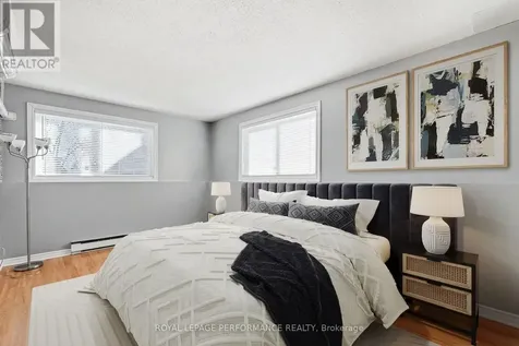 606 Tanguay Court Ottawa ON K2L 3X3