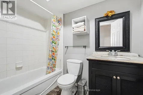 606 Tanguay Court Ottawa ON K2L 3X3