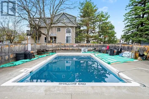 606 Tanguay Court Ottawa ON K2L 3X3
