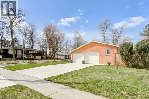 186 Shuh Avenue Kitchener ON N2A 1H6