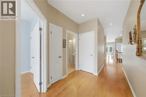46 Manitoulin Trail Hamilton ON L9B 2X8
