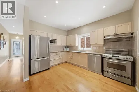 46 Manitoulin Trail Hamilton ON L9B 2X8