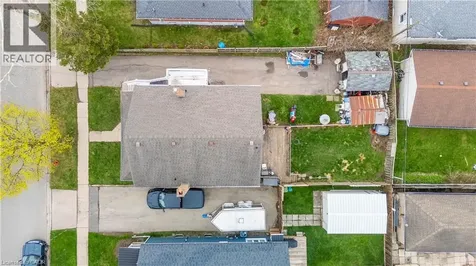 307 Wallace Avenue South Welland ON L3B 1R8