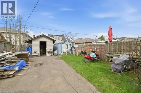 307 Wallace Avenue South Welland ON L3B 1R8