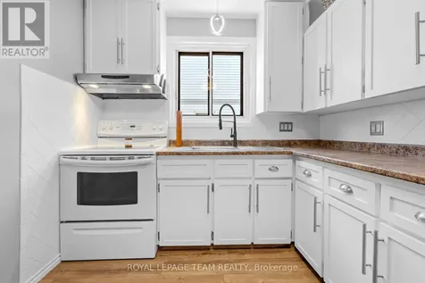 25 Grady Crescent Ottawa ON K2H 5S2