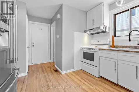 25 Grady Crescent Ottawa ON K2H 5S2