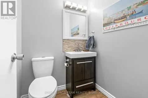 25 Grady Crescent Ottawa ON K2H 5S2