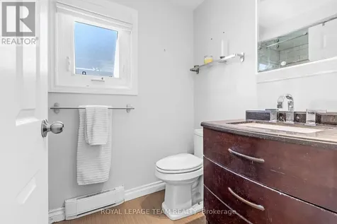 25 Grady Crescent Ottawa ON K2H 5S2