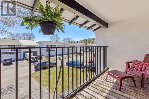 25 Grady Crescent Ottawa ON K2H 5S2