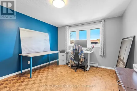 25 Grady Crescent Ottawa ON K2H 5S2