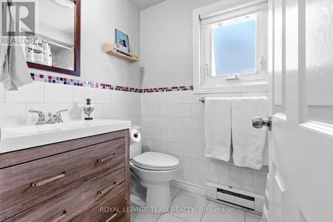 25 Grady Crescent Ottawa ON K2H 5S2