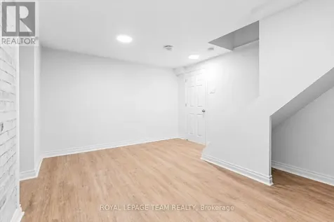 25 Grady Crescent Ottawa ON K2H 5S2