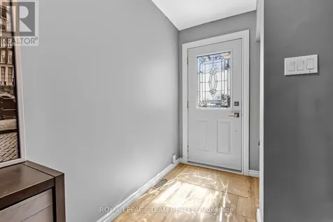 25 Grady Crescent Ottawa ON K2H 5S2