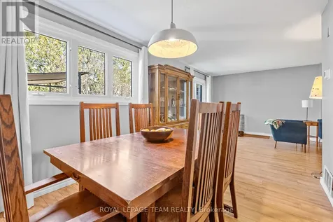 25 Grady Crescent Ottawa ON K2H 5S2