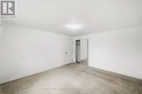 76 Borden Parkway Kitchener ON N2M 3T4