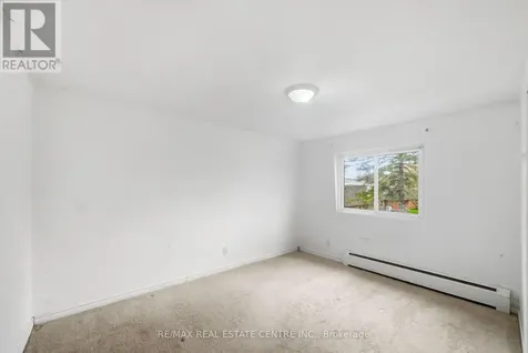 76 Borden Parkway Kitchener ON N2M 3T4