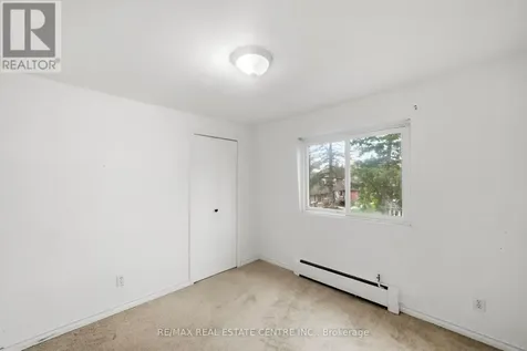 76 Borden Parkway Kitchener ON N2M 3T4