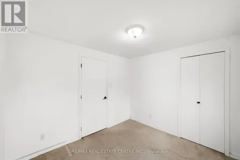 76 Borden Parkway Kitchener ON N2M 3T4