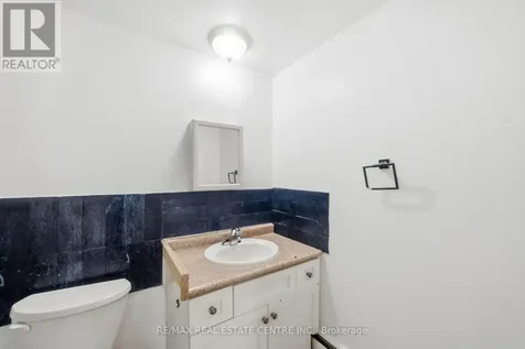 76 Borden Parkway Kitchener ON N2M 3T4