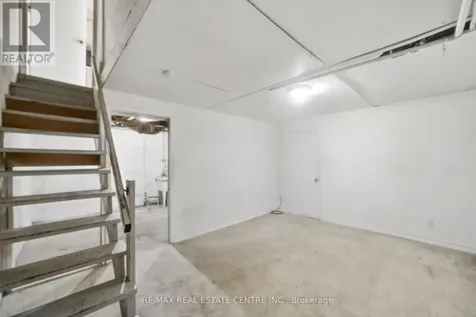 76 Borden Parkway Kitchener ON N2M 3T4