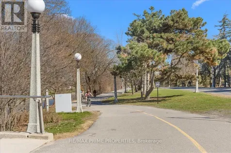 20 The Driveway Drive Ottawa ON K2P 1C8