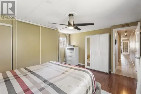 1034 Vista Barrett Private Ottawa ON K4P 1C8