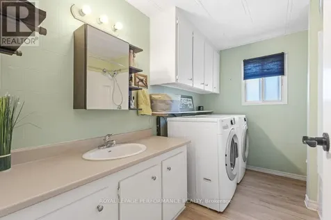 1034 Vista Barrett Private Ottawa ON K4P 1C8