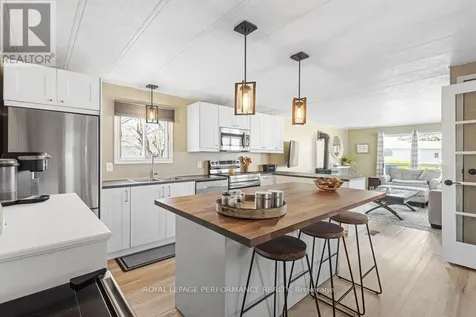 1034 Vista Barrett Private Ottawa ON K4P 1C8