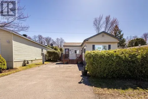 1034 Vista Barrett Private Ottawa ON K4P 1C8