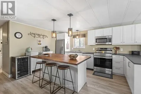 1034 Vista Barrett Private Ottawa ON K4P 1C8