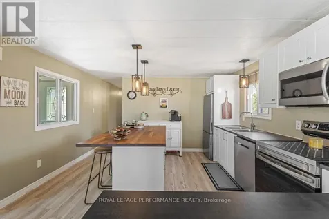 1034 Vista Barrett Private Ottawa ON K4P 1C8