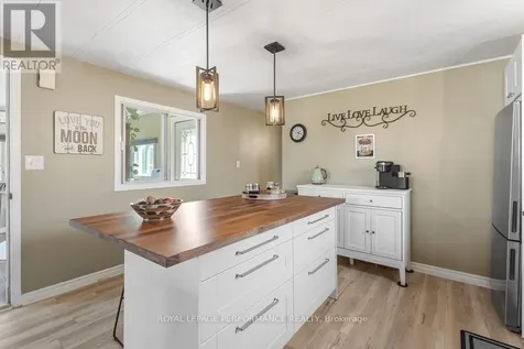 1034 Vista Barrett Private Ottawa ON K4P 1C8