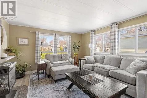 1034 Vista Barrett Private Ottawa ON K4P 1C8