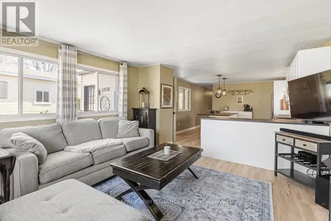 1034 Vista Barrett Private Ottawa ON K4P 1C8