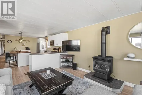 1034 Vista Barrett Private Ottawa ON K4P 1C8