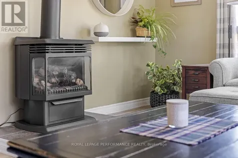 1034 Vista Barrett Private Ottawa ON K4P 1C8