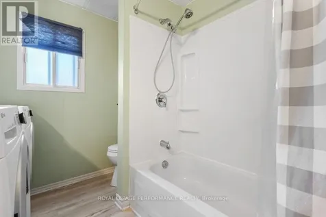 1034 Vista Barrett Private Ottawa ON K4P 1C8